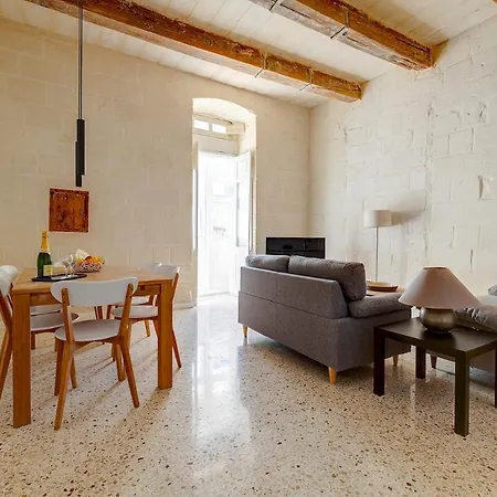 Comfy 2 Bedroom Flat In The Heart Of Apartment Valletta