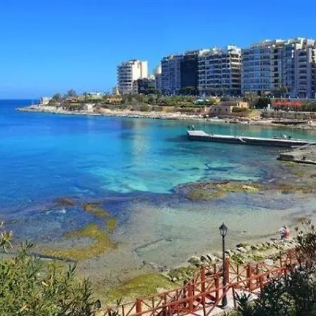 Comfy 2 Bedroom Flat In The Heart Of Apartment *
