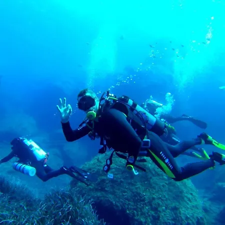 Comfy 2 Bedroom Flat In The Heart Of