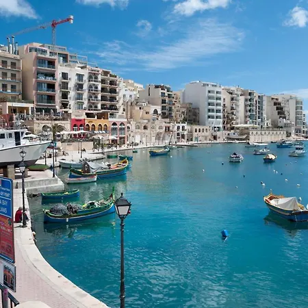 Comfy 2 Bedroom Flat In The Heart Of Apartament
