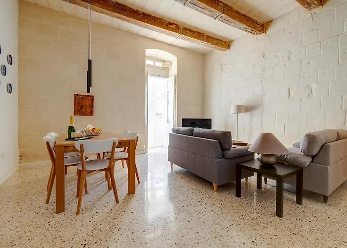 Comfy 2br Flat In The Heart Of By Buena Vista Апартаменты Валетта