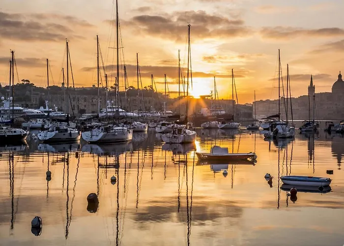 Comfy 2br Flat In The Heart Of By Buena Vista Apartment Valletta